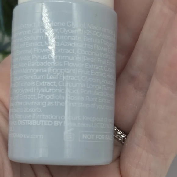 Dr Barbara Sturm Hyaluronic Serum Mini + Skin1004 Madagascar Centella Hyalu-Cica - Picture 14 of 15